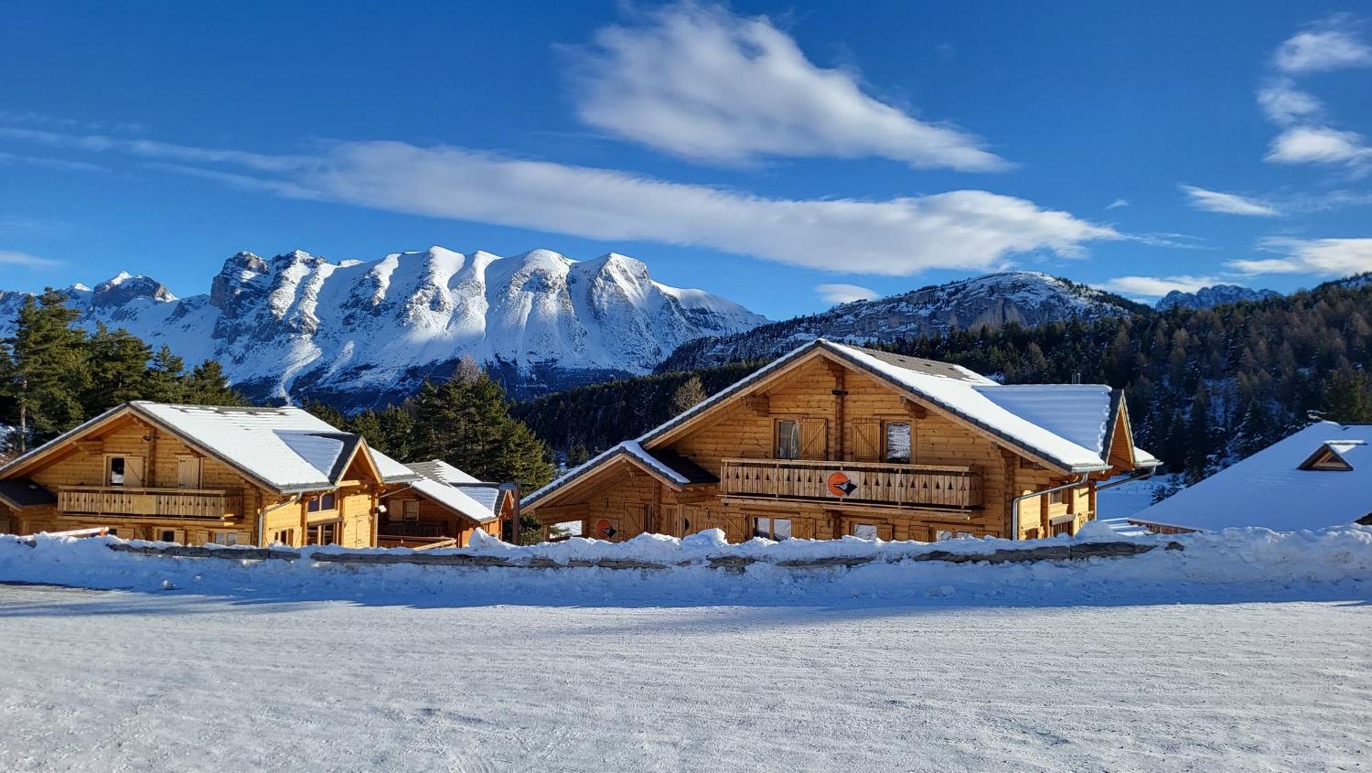 Appartement 4 A 6 Personnes - Chalets D'Aurouze - La Joue Du Loup Saint-Étienne-en-Dévoluy Buitenkant foto